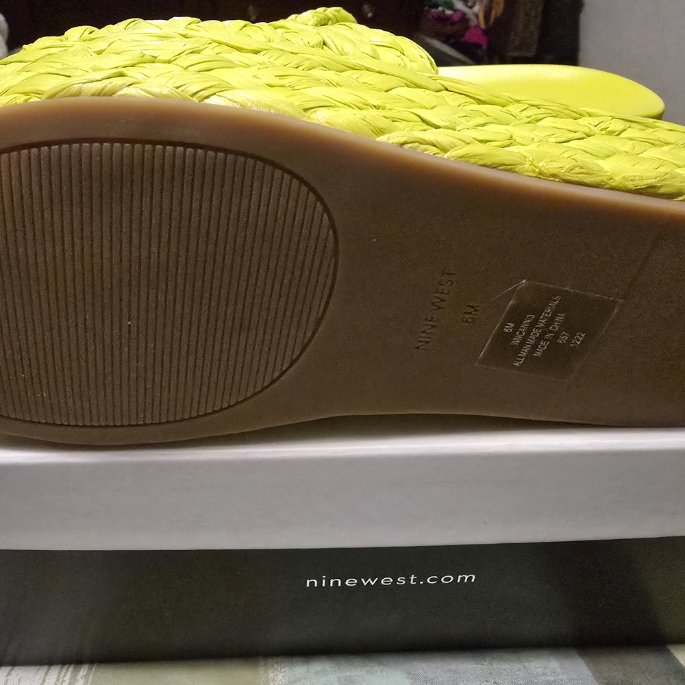 Nine West Medium Green Shoes - Picture 4 of 6